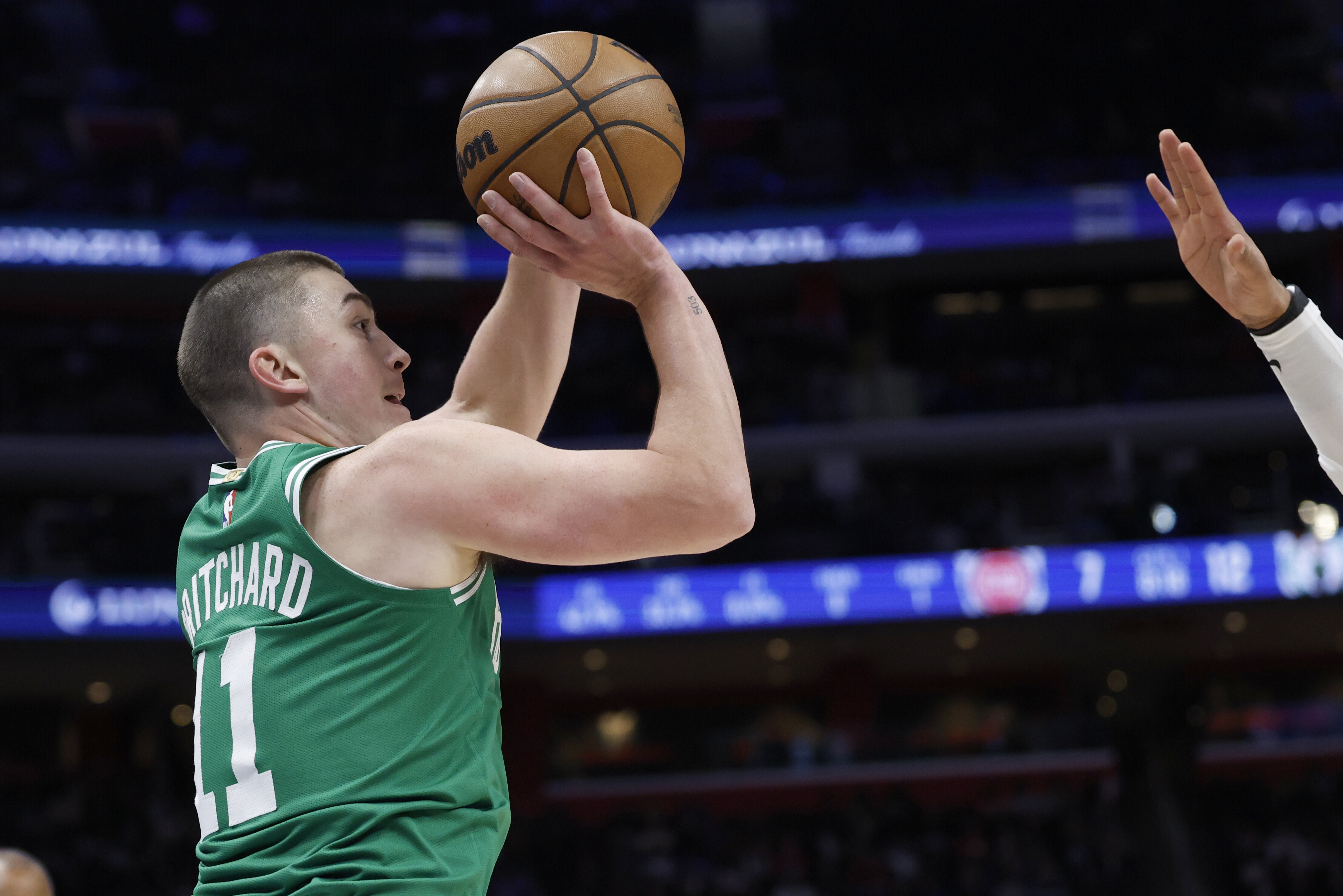 开云体育-1米85乱杀！布朗&amp;普理查德击穿湖人外防线 防守硬度是致命差距